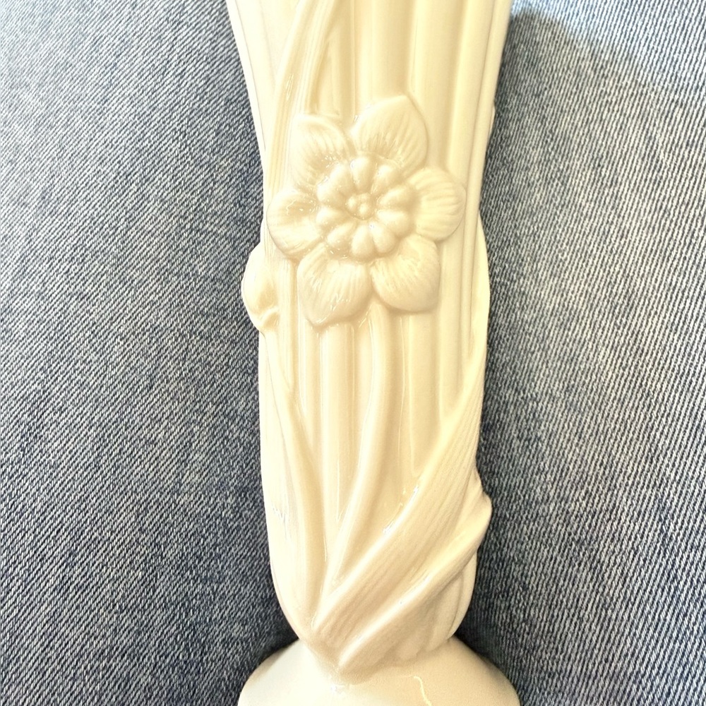 Lenox Ivory Floral Glass Art Piece